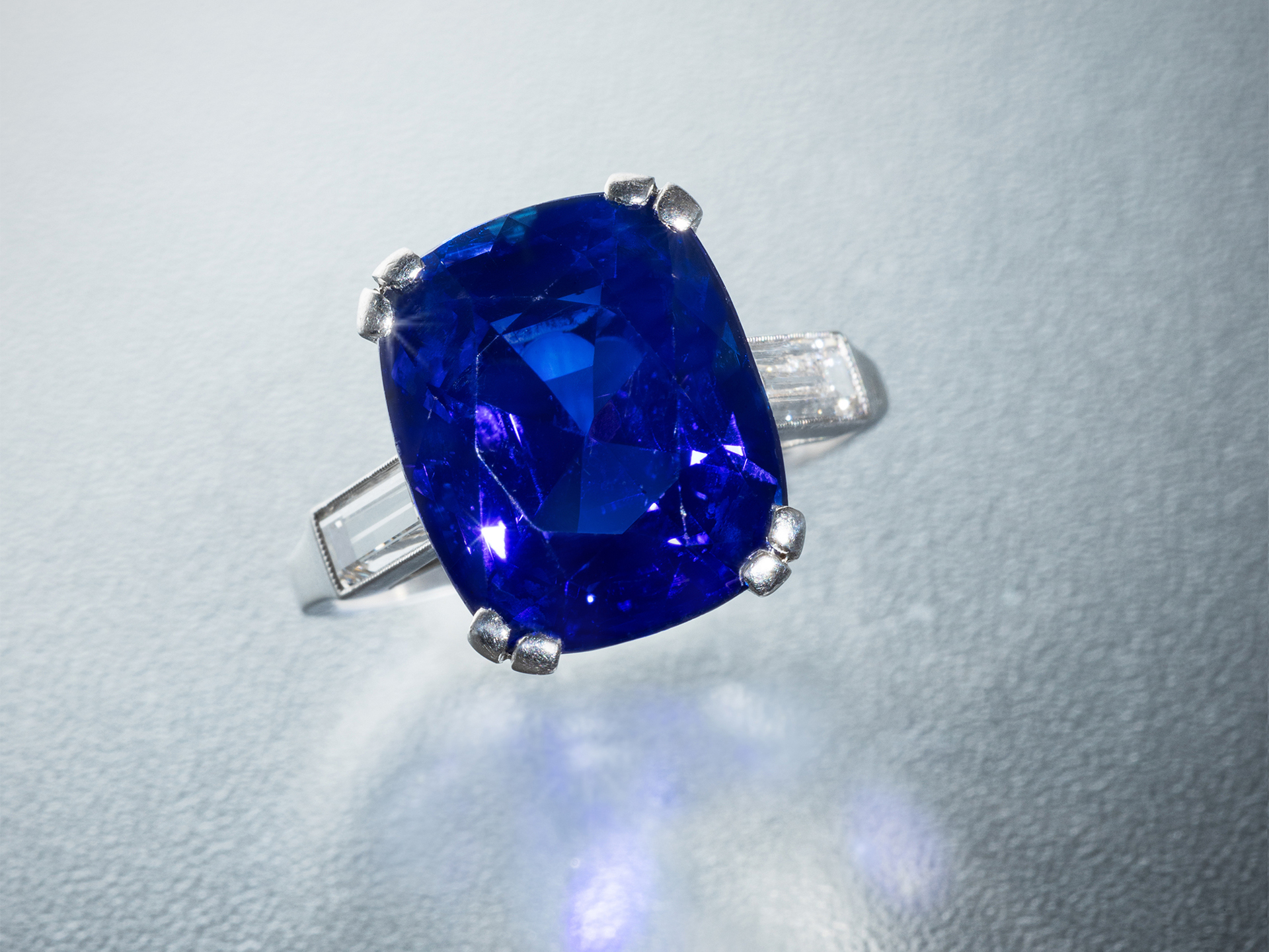 Art Deco 1.74 Carat Gem Kashmir Sapphire and Diamond Ring - AGL