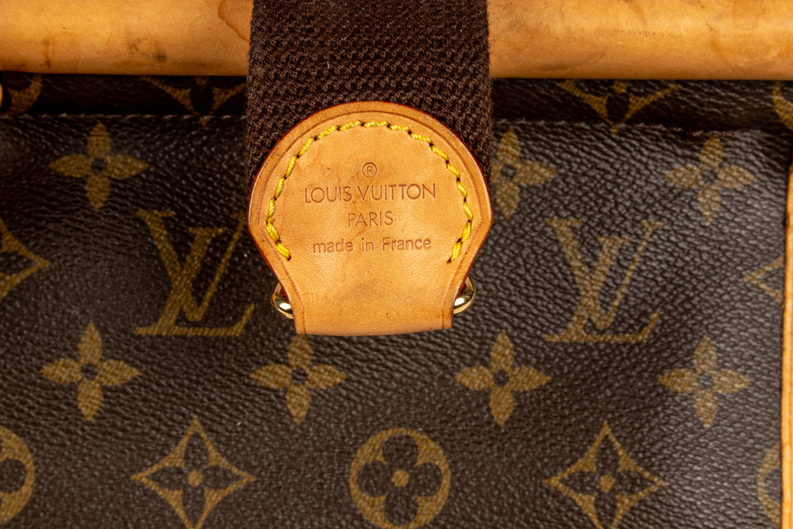 Sold at Auction: Louis Vuitton Monogram Sac Chasse Hunting Bag