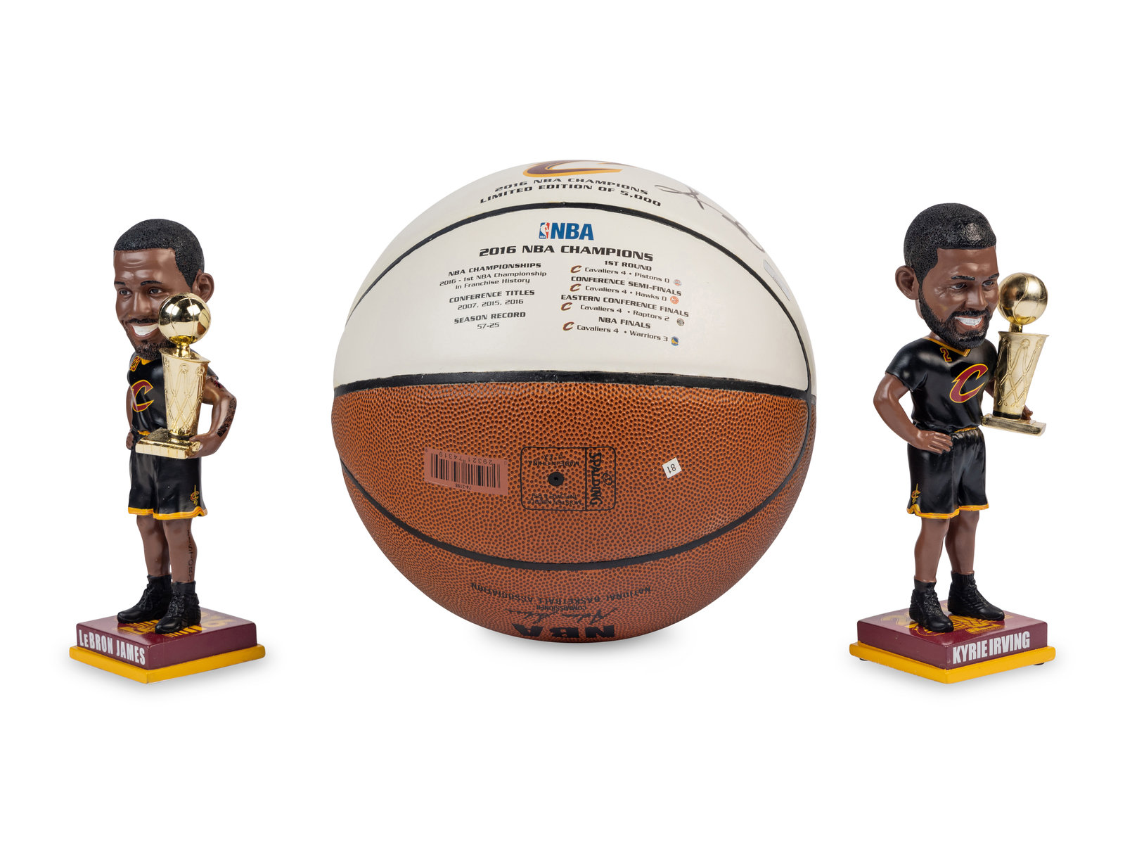 Lot - NBA ST. LOUIS HAWKS BASKETBALL COLLECTIBLES