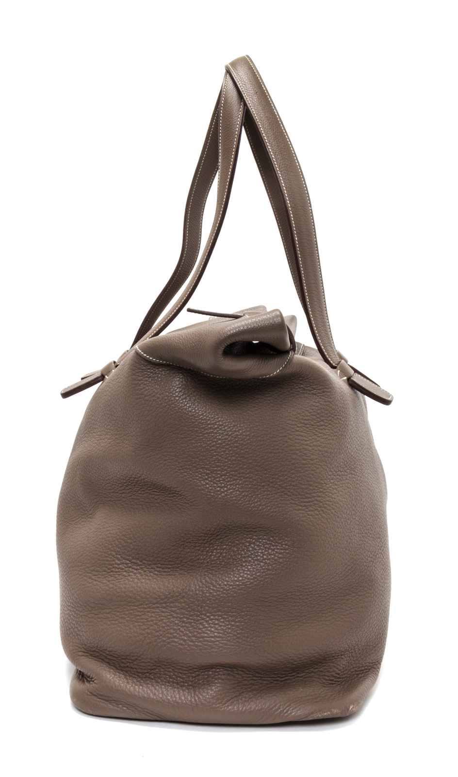 An Hermes Etoupe Leather Thar Travel Bag. 21.5 x 18 x 10.