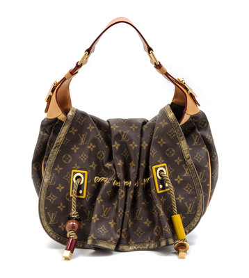 Sold at Auction: Louis Vuitton, LOUIS VUITTON KALAHARI Hobo bag