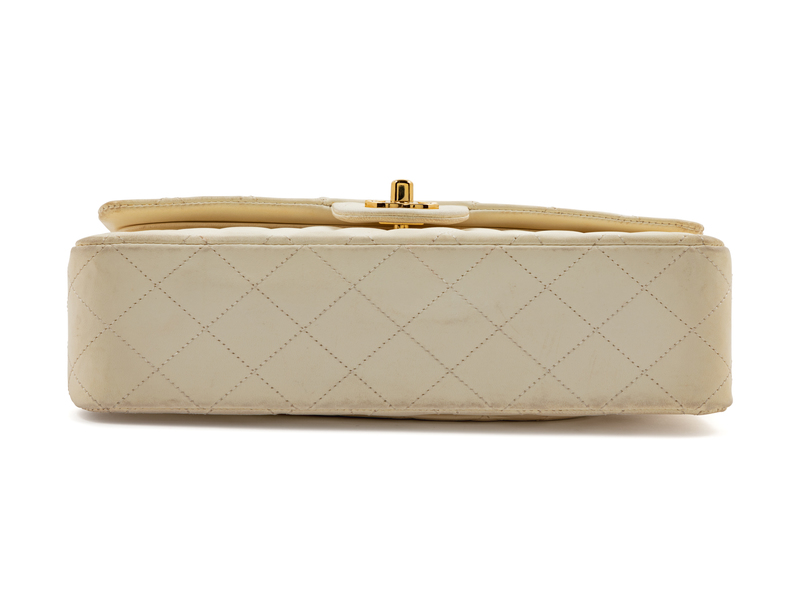 chanel cream clutch bag