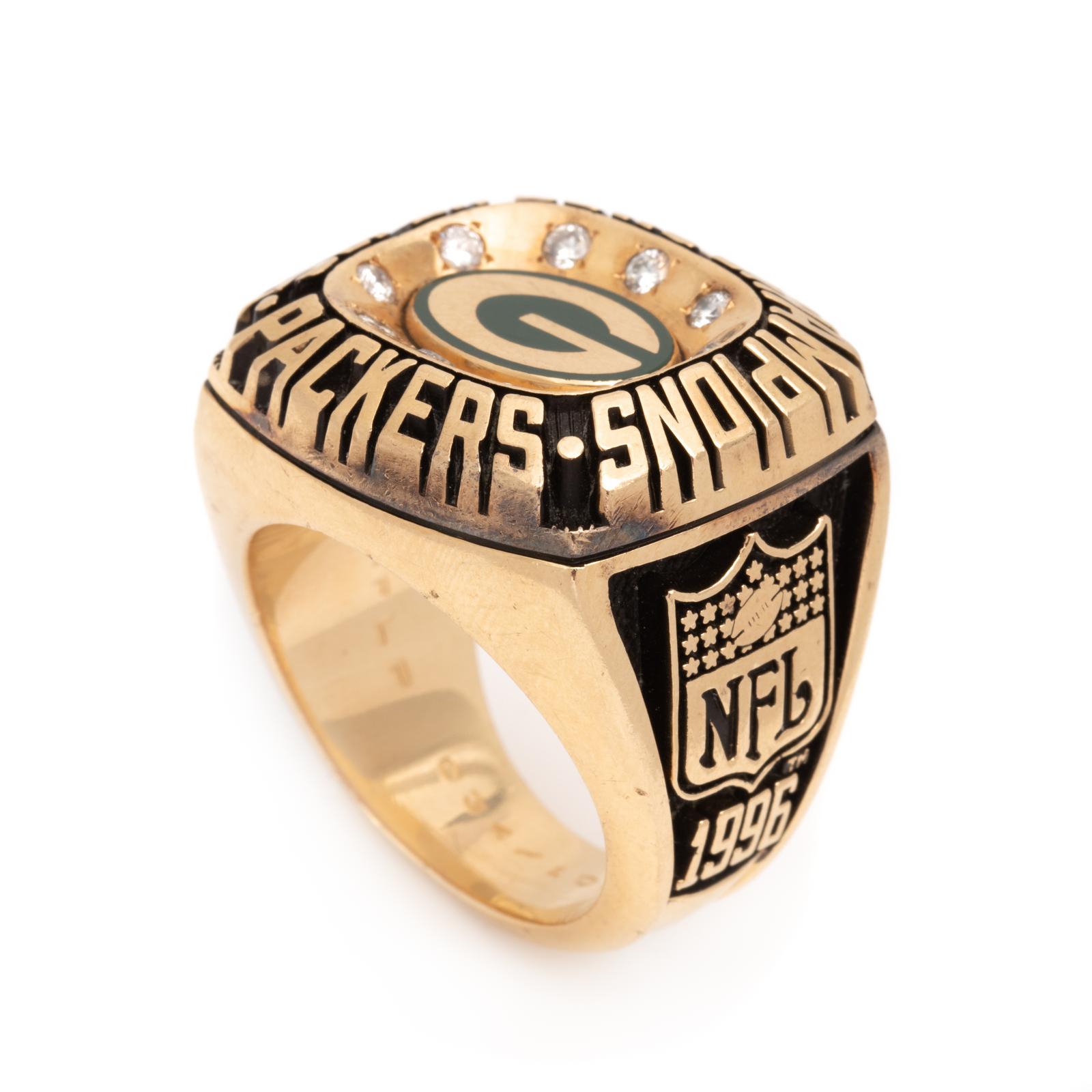 Sold at Auction: 1996 Green Bay Packers Staff Super Bowl Ring.